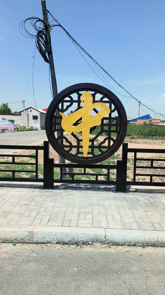 鐵藝新顏，持久守護(hù)：揭秘適合噴涂鐵的醇酸磁漆魅力