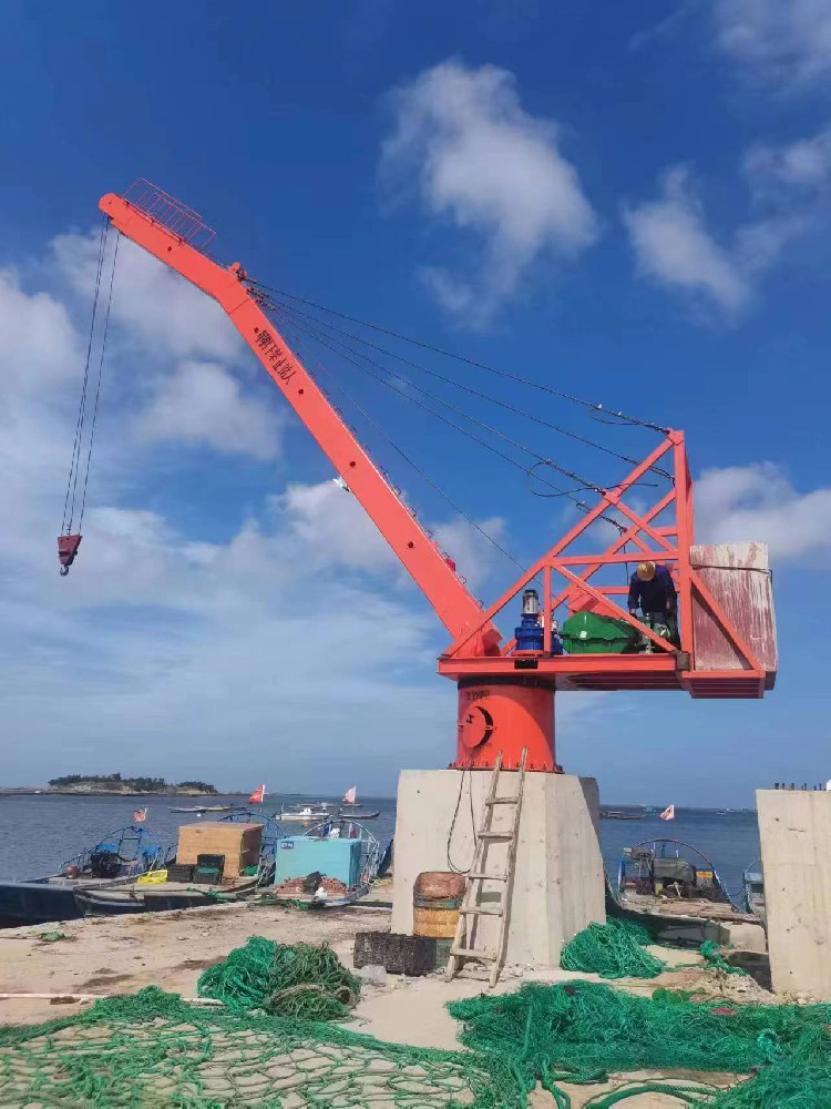 抵御潮濕侵蝕，守護每一寸空間 —— 晨虹醇酸防銹磁漆的卓越表現